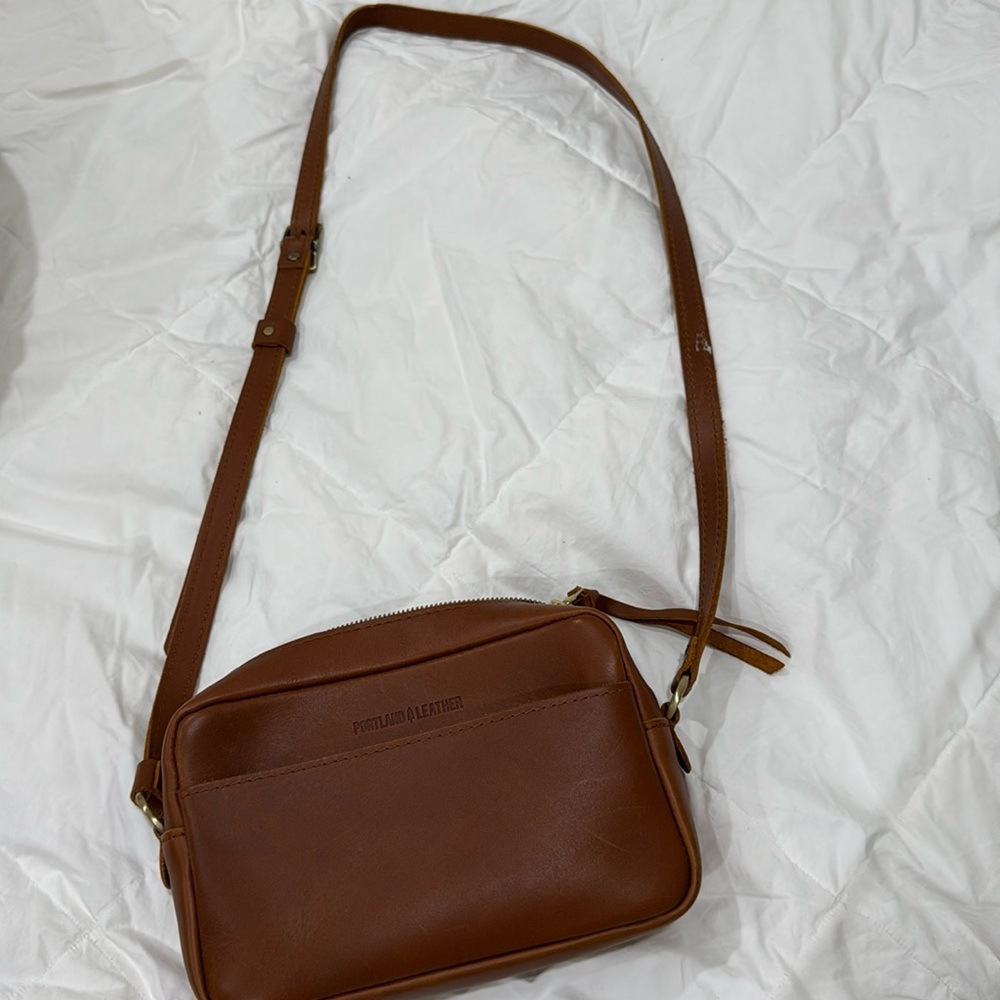 Portland leather cross body bag